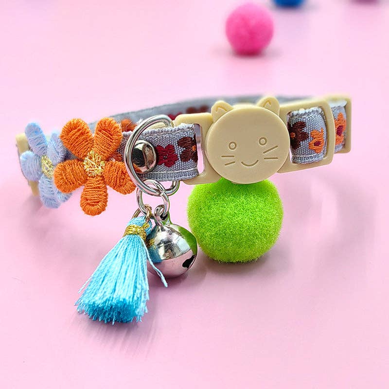 Mokka - Adjustable Cat Collar Flower Design: Blue