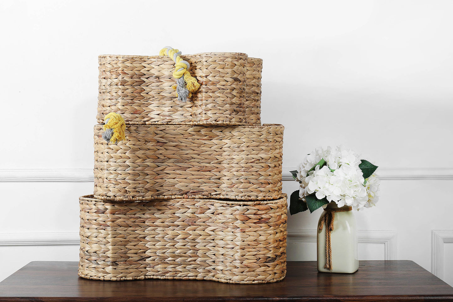 Loxley Pet Storage Basket: Medium / White