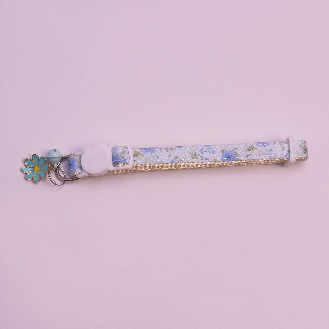 Mokka - Daisy Charm Floral Pattern Cat Collar: Blue