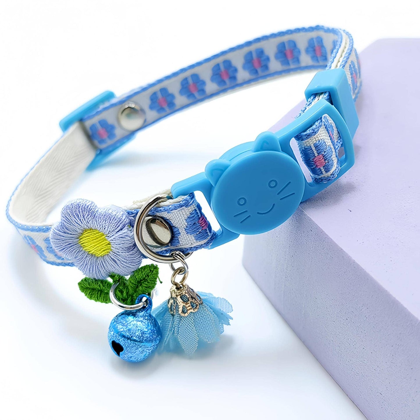 Mokka – Floral Charm Cat Collar: Pink