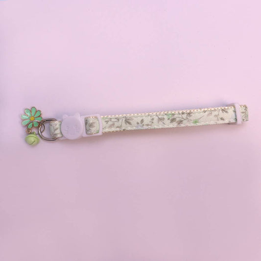Mokka - Daisy Charm Floral Pattern Cat Collar: Green