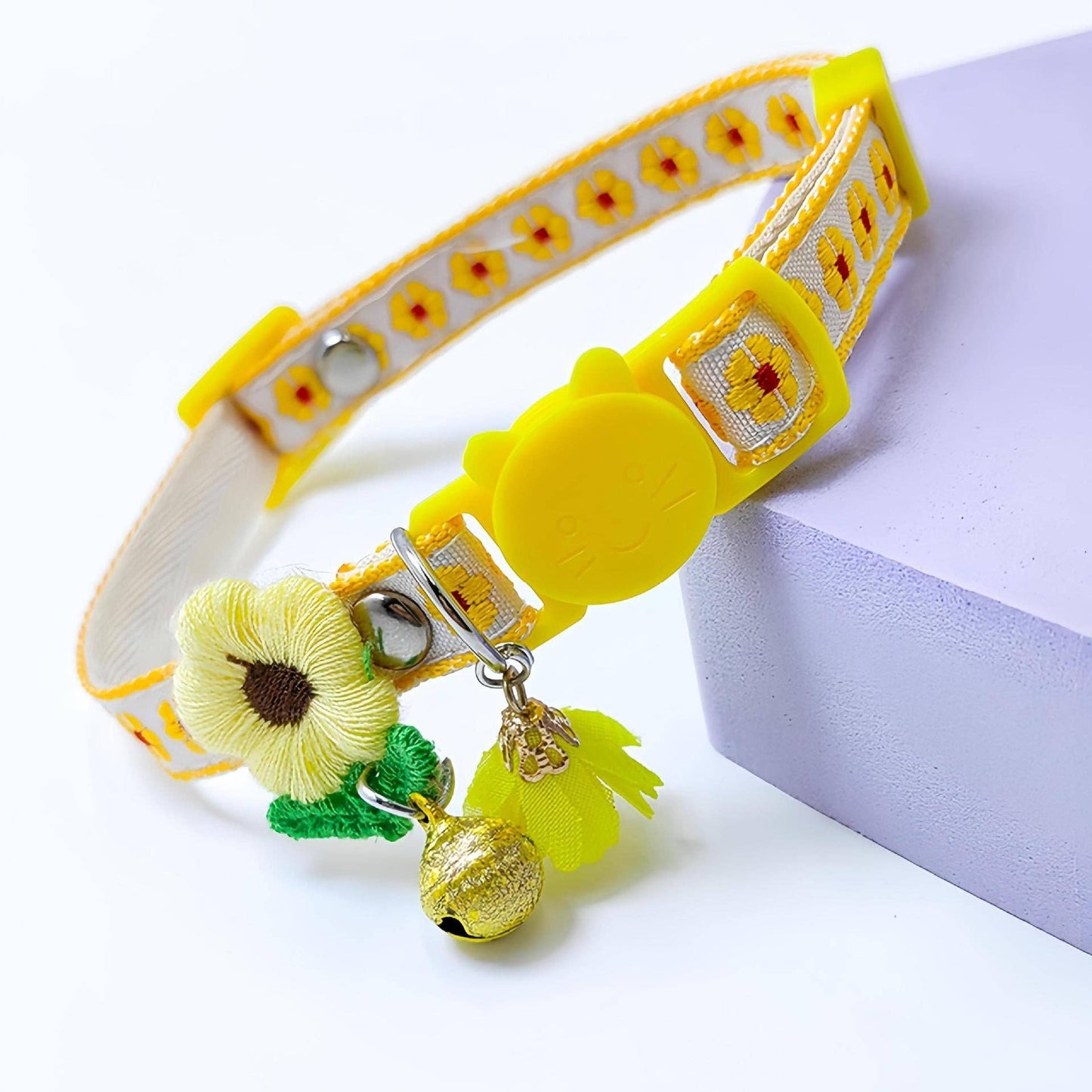 Mokka – Floral Charm Cat Collar: Yellow