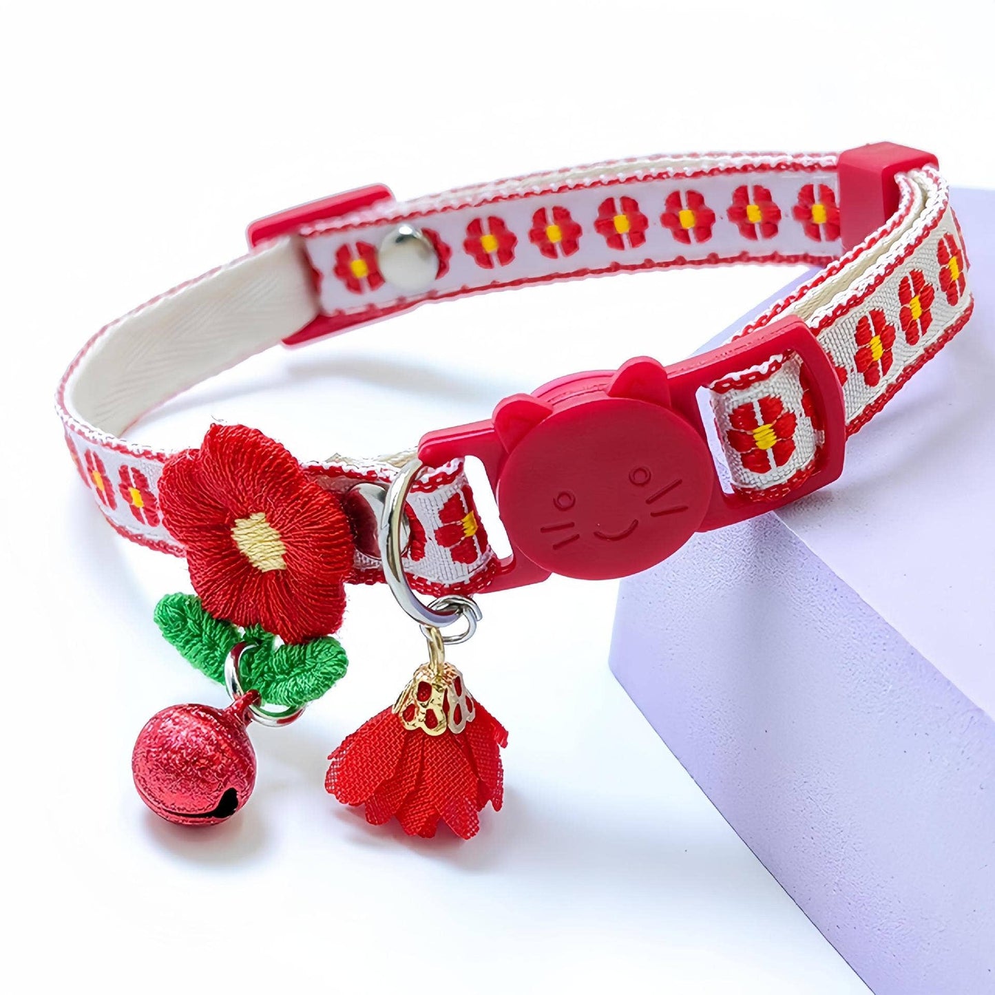 Mokka – Floral Charm Cat Collar: Pink