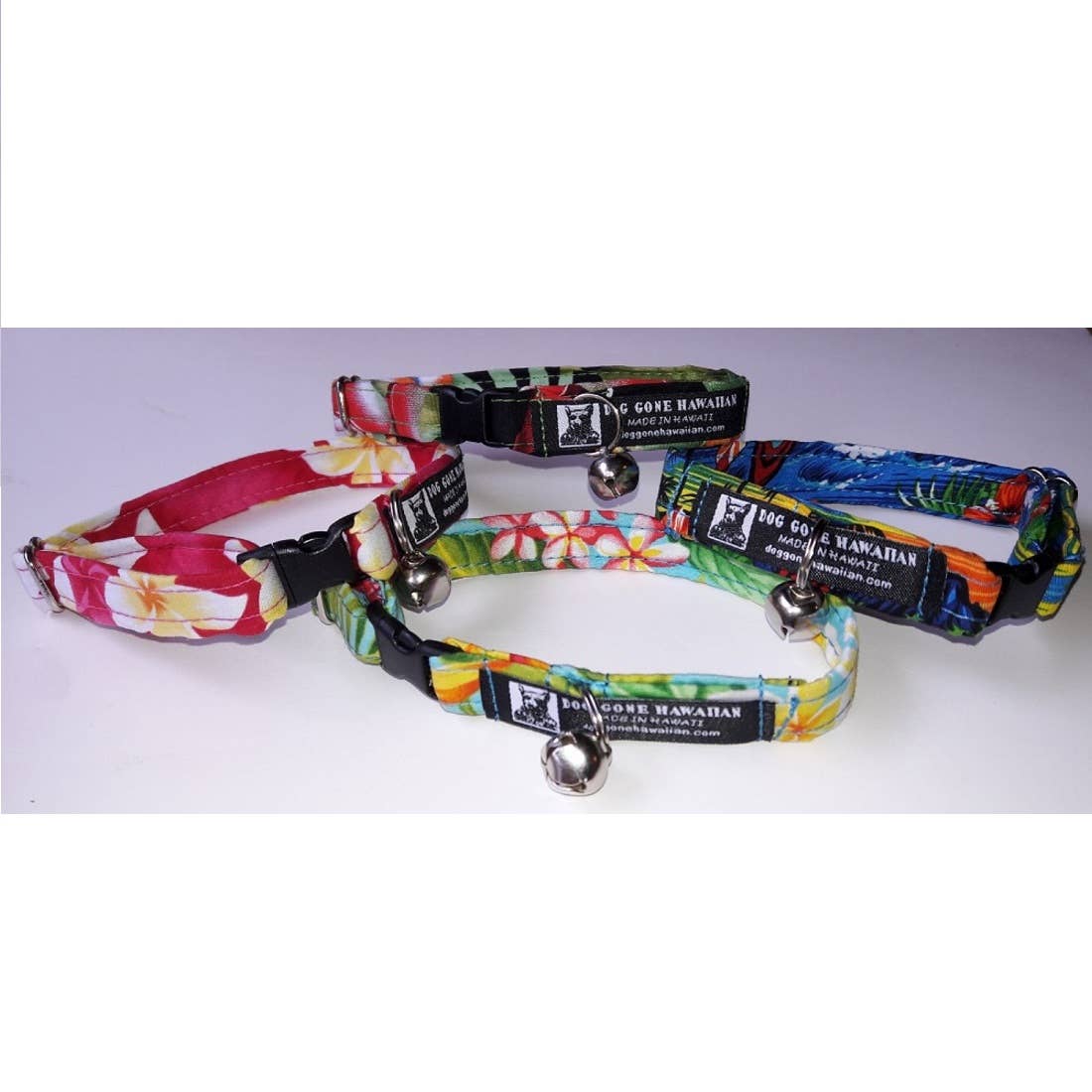 Hawaiian Adjustable Cat Collar with Safety Buckle and Bell: Makai
